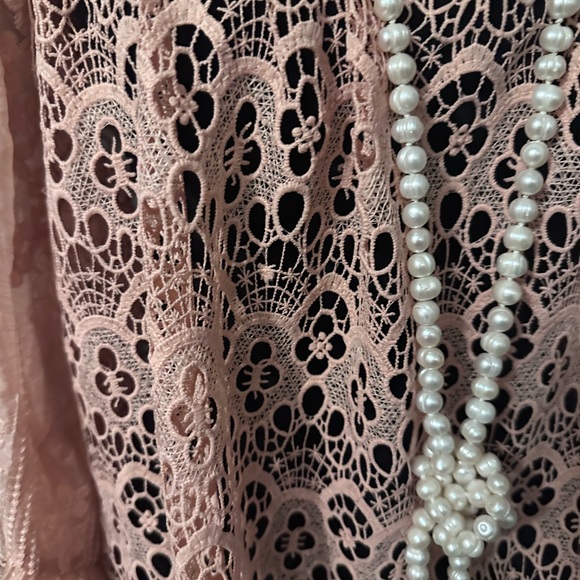 Beautiful Lace Blouse - Picture 11 of 11